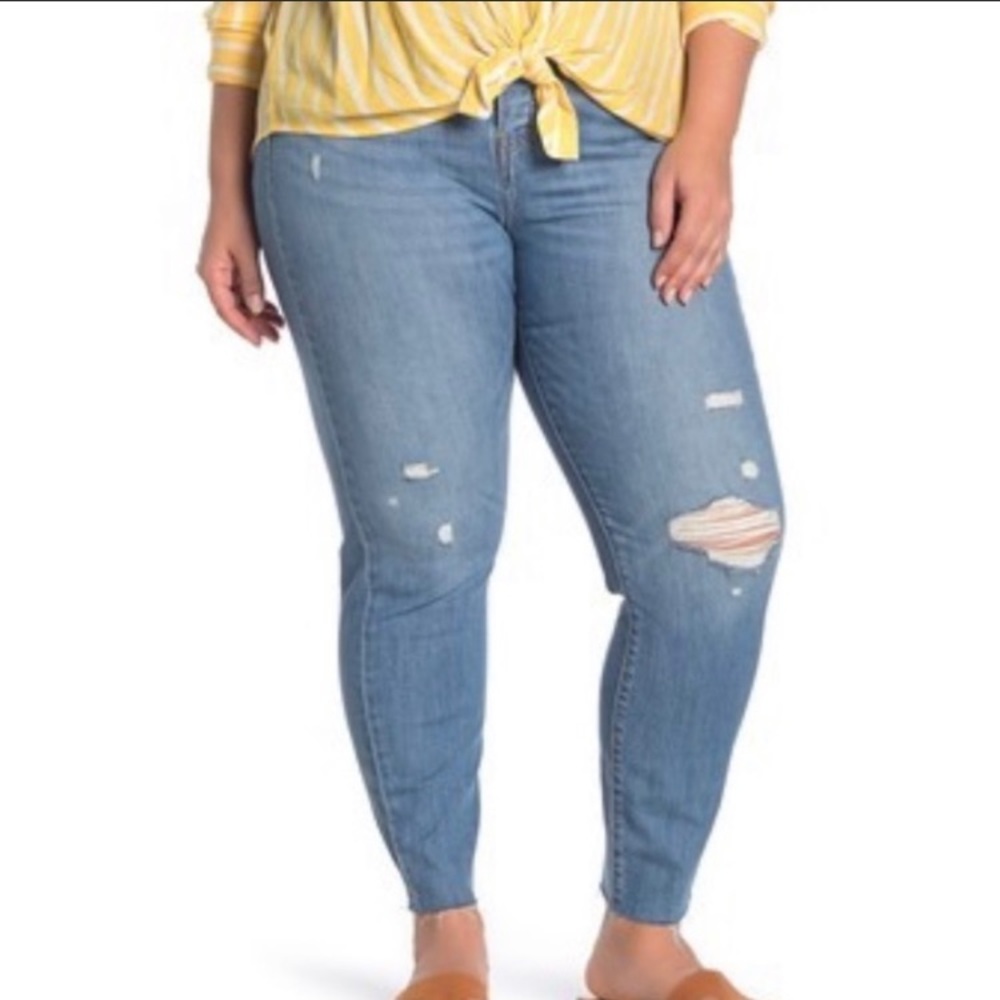 Levi’s WEDGIE Skinny jeans plus sz 22W raw hem